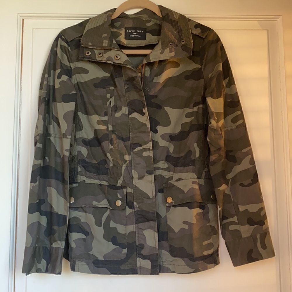 Cute Lightweight Camouflaged Jacket